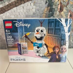 LEGO Disney Frozen II Olaf Set with Blue Bow Tie